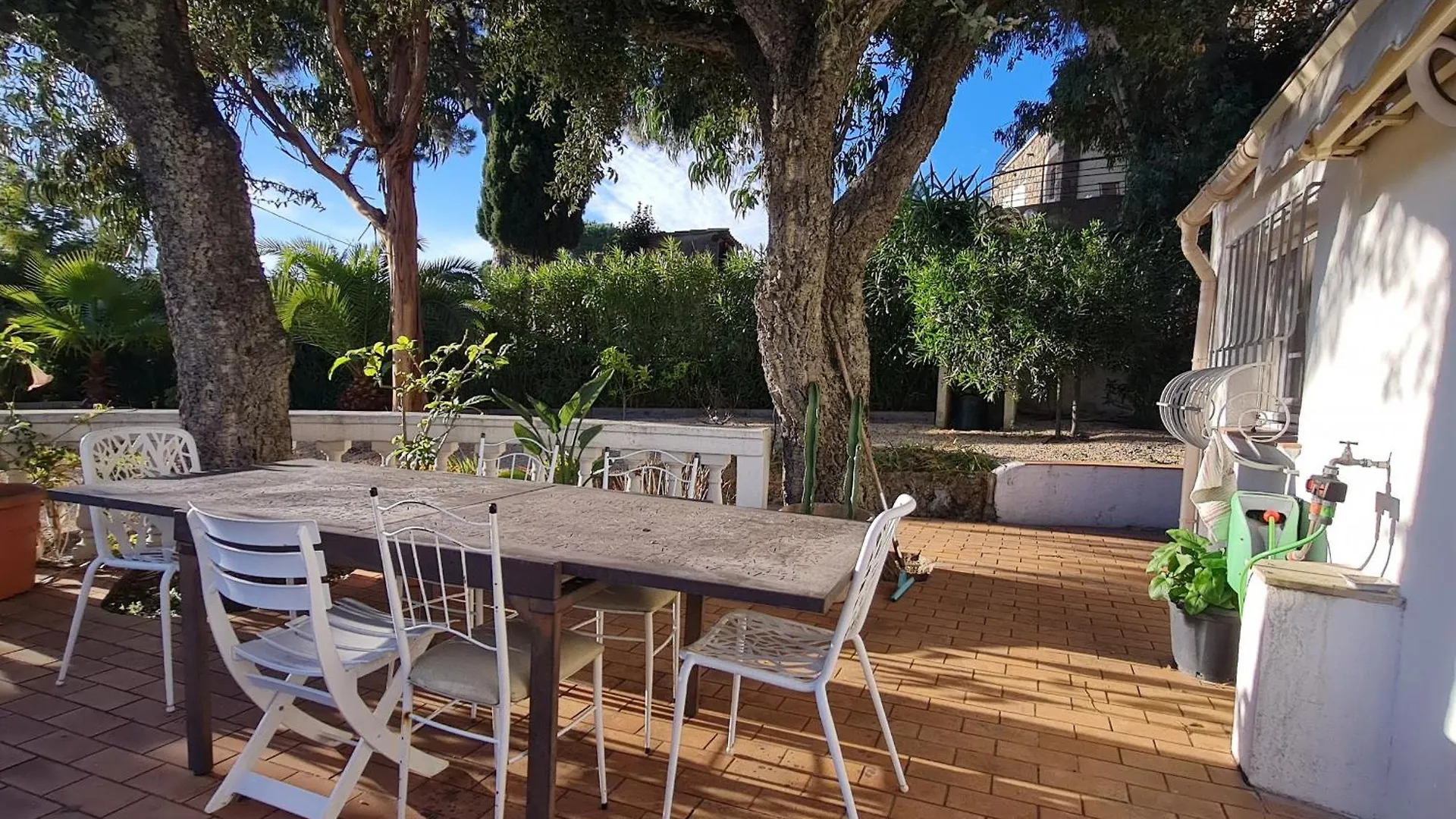 Villa 5 Pieces Avec Piscine Privee Et Climatisation A Sainte-Maxime, Proche Commodites - Fr-1-780-65 France