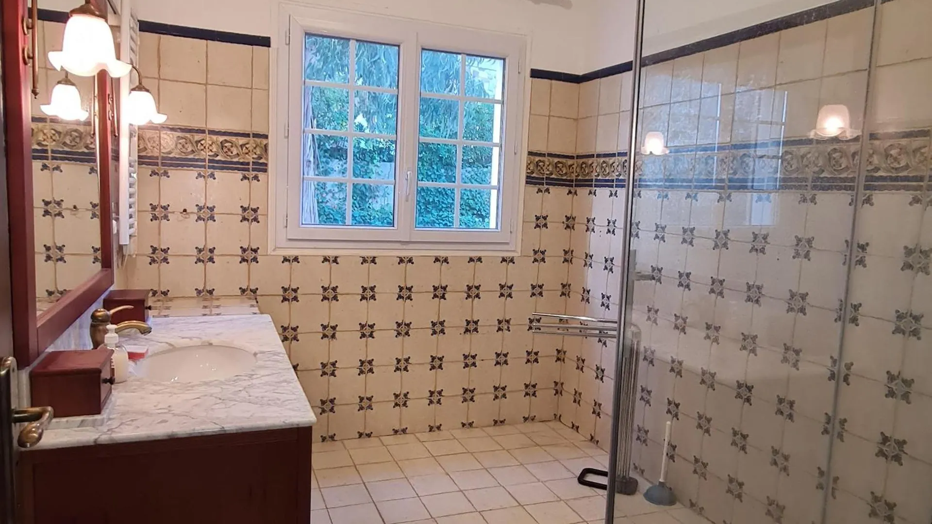 Villa 5 Pieces Avec Piscine Privee Et Climatisation A Sainte-Maxime, Proche Commodites - Fr-1-780-65  Sainte-Maxime