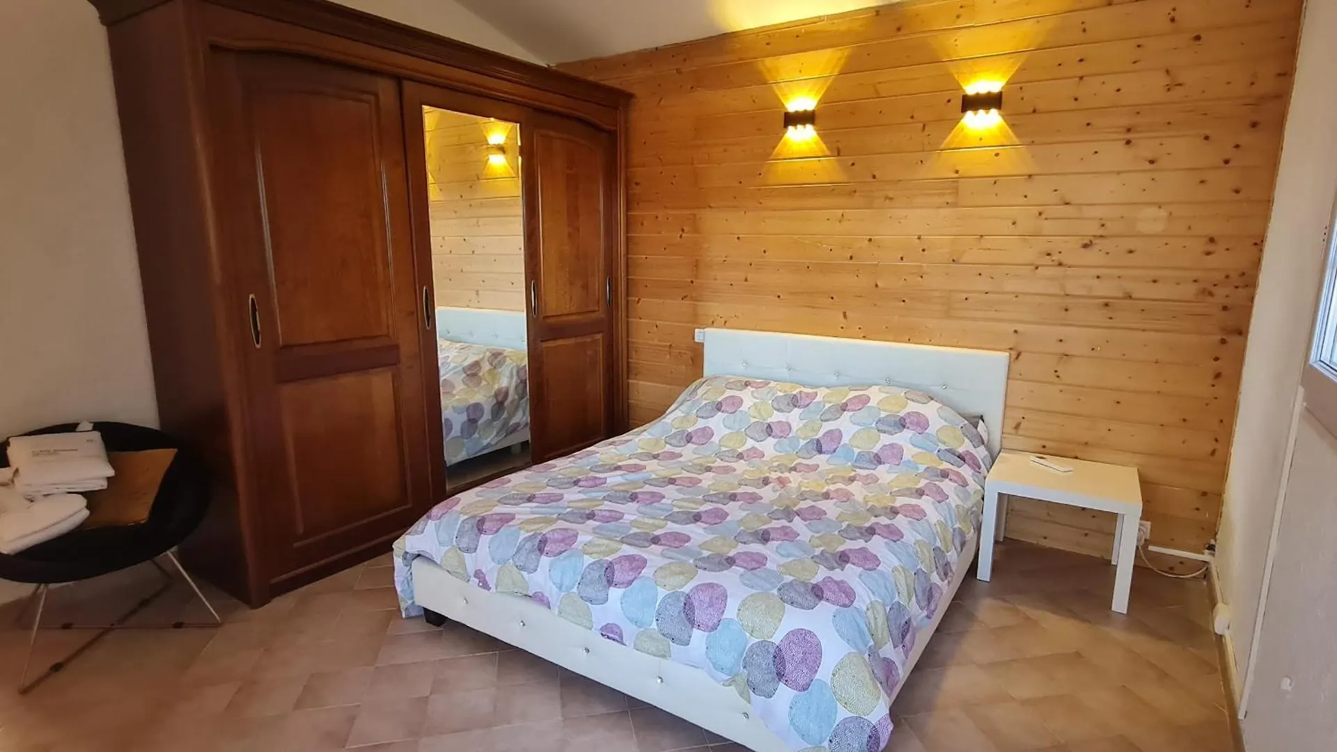 Villa 5 Pieces Avec Piscine Privee Et Climatisation A Sainte-Maxime, Proche Commodites - Fr-1-780-65