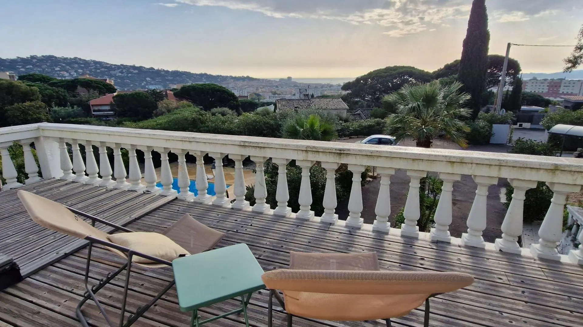 Villa 5 Pieces Avec Piscine Privee Et Climatisation A Sainte-Maxime, Proche Commodites - Fr-1-780-65  Sainte-Maxime