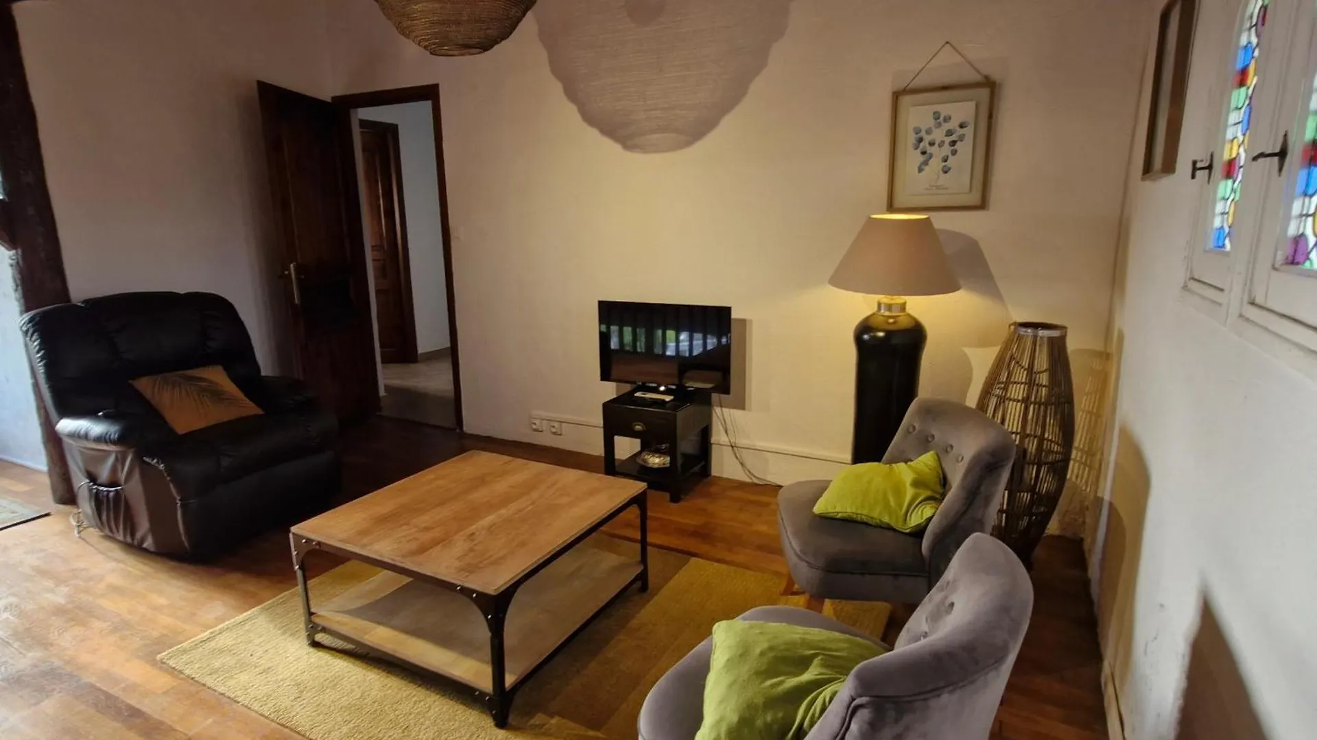 Villa 5 Pieces Avec Piscine Privee Et Climatisation A Sainte-Maxime, Proche Commodites - Fr-1-780-65 Sainte-Maxime