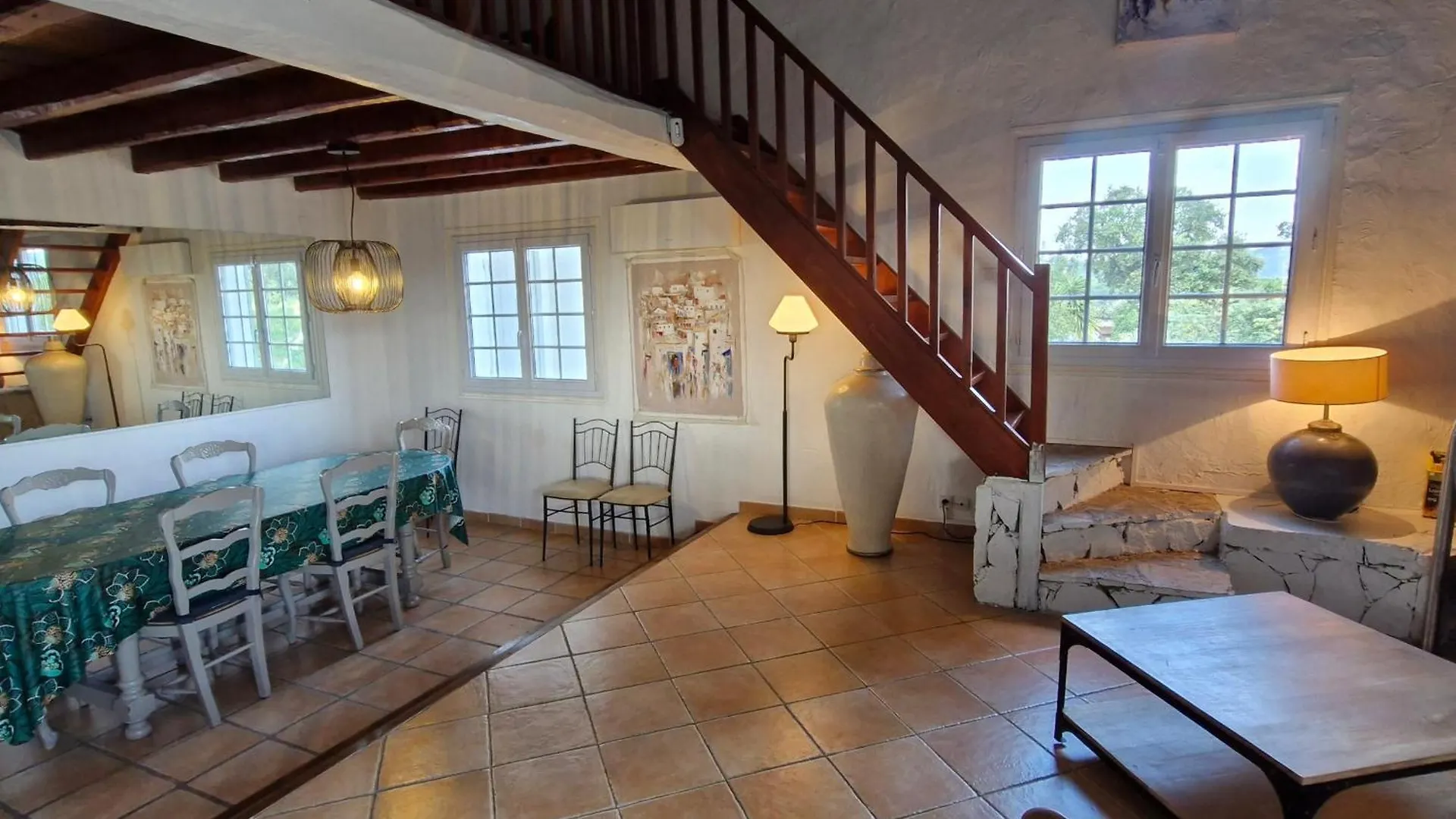 Villa 5 Pieces Avec Piscine Privee Et Climatisation A Sainte-Maxime, Proche Commodites - Fr-1-780-65 0*, Sainte-Maxime