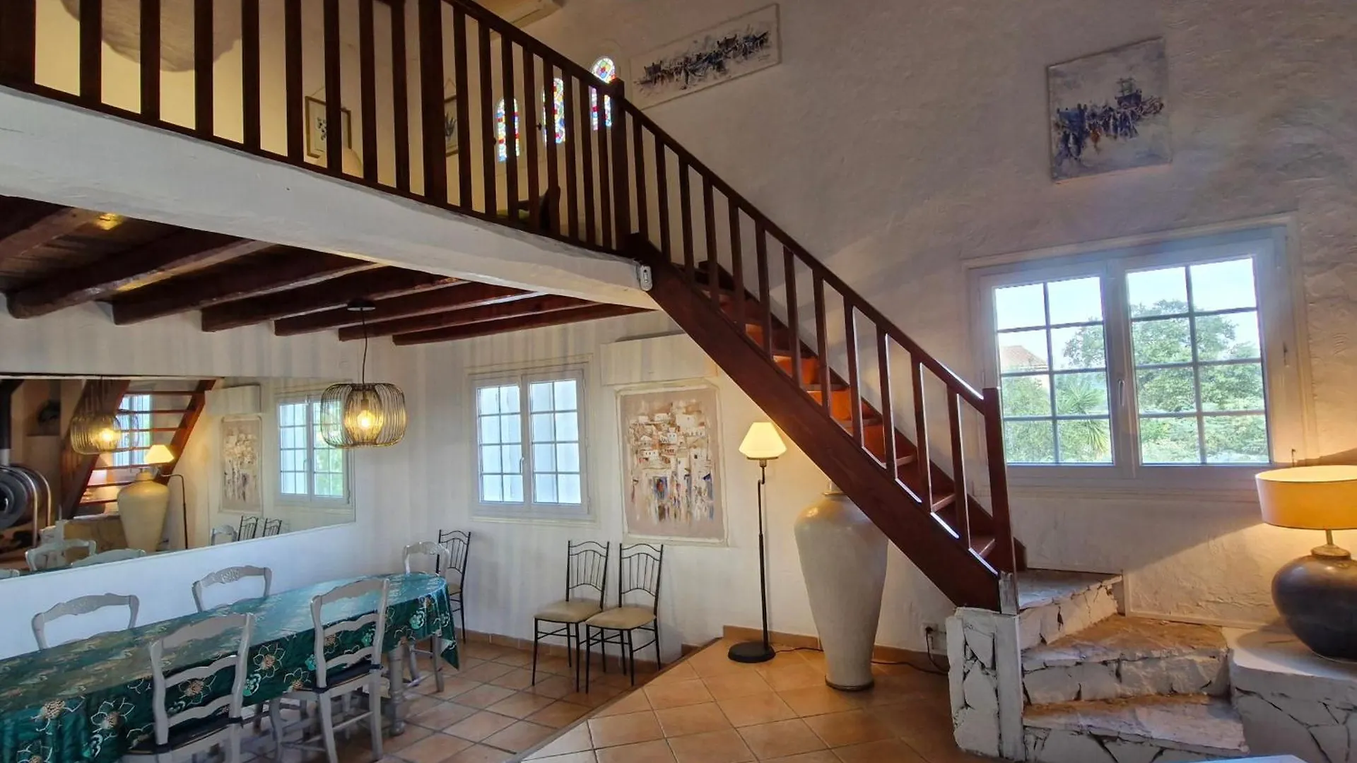 Villa 5 Pieces Avec Piscine Privee Et Climatisation A Sainte-Maxime, Proche Commodites - Fr-1-780-65