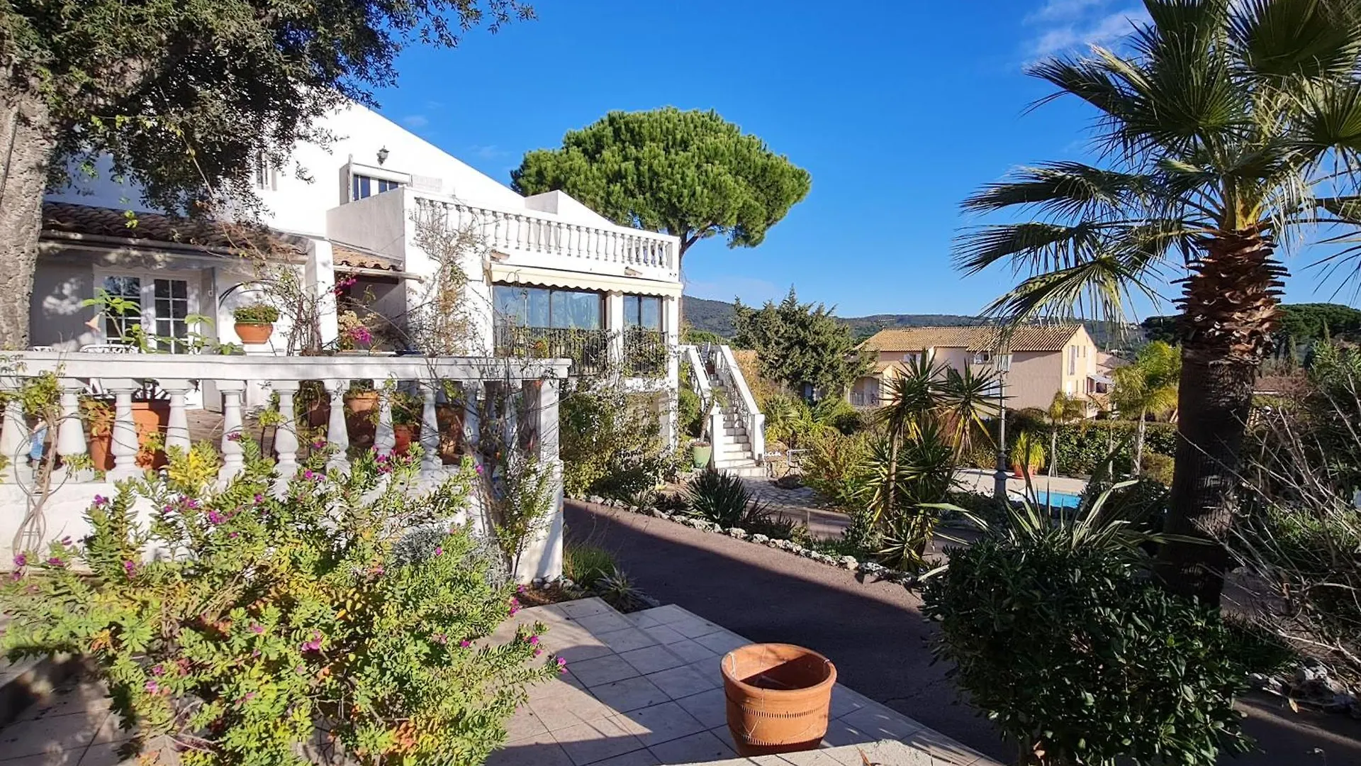 Villa 5 Pieces Avec Piscine Privee Et Climatisation A Sainte-Maxime, Proche Commodites - Fr-1-780-65  Sainte-Maxime